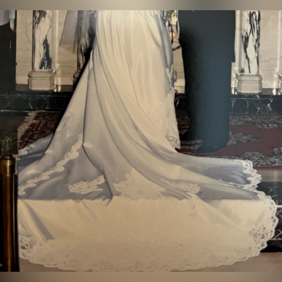 Wedding Dress, White, Satin and heavily beaded. - Picture 5 of 5